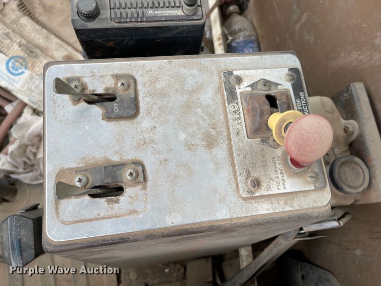 image for item MJ9594 1988 Ford  LNT8000  truck cab and chassis