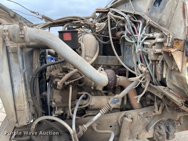 image for item MJ9594 1988 Ford  LNT8000  truck cab and chassis