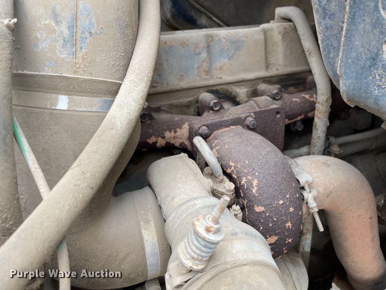 image for item MJ9594 1988 Ford  LNT8000  truck cab and chassis