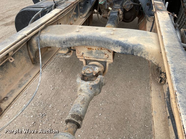 image for item MJ9594 1988 Ford  LNT8000  truck cab and chassis