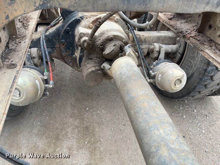 image for item MJ9594 1988 Ford  LNT8000  truck cab and chassis