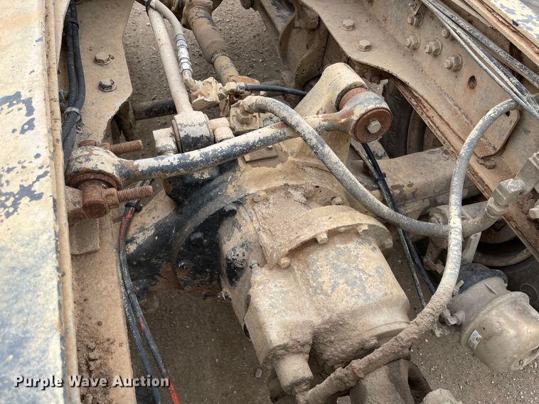 image for item MJ9594 1988 Ford  LNT8000  truck cab and chassis