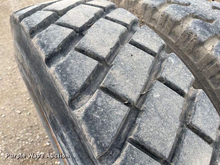 image for item MJ9594 1988 Ford  LNT8000  truck cab and chassis