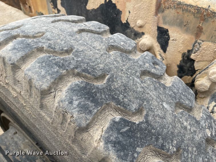 image for item MJ9594 1988 Ford  LNT8000  truck cab and chassis