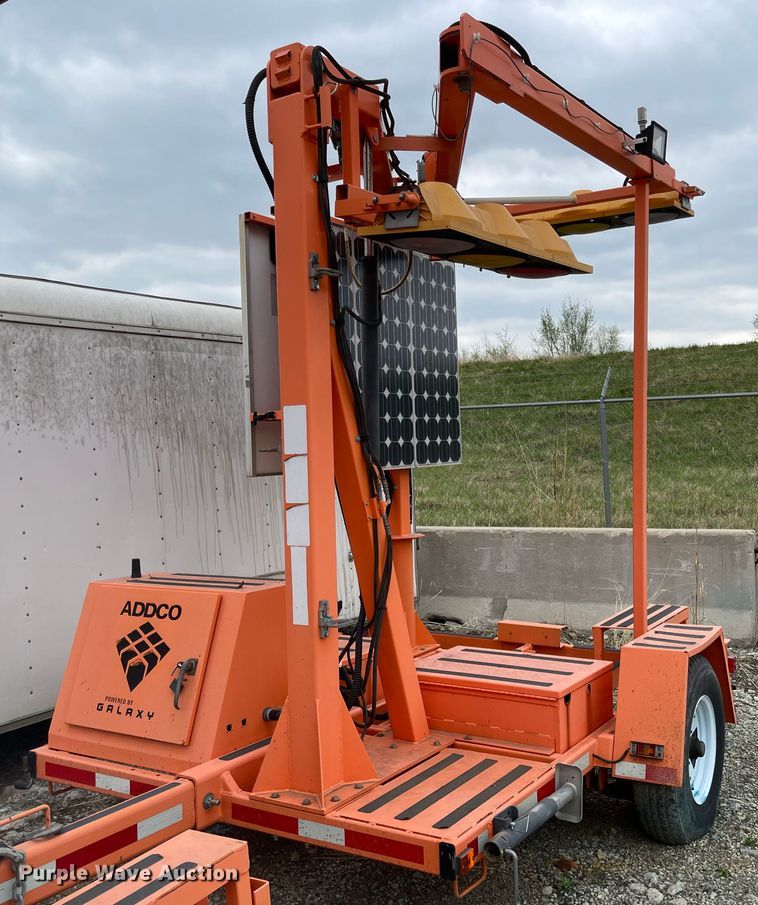 2000 Addco traffic signal system in Topeka, KS | Item MJ9609 sold ...