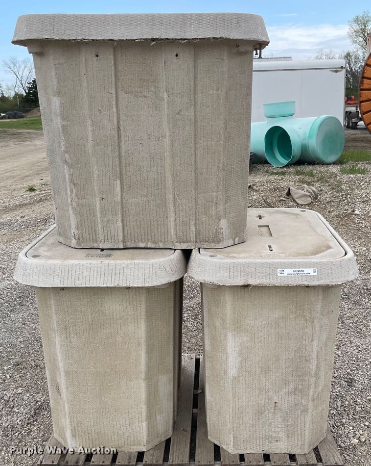 image for item MJ9630 (3) tier 22 underground enclosures