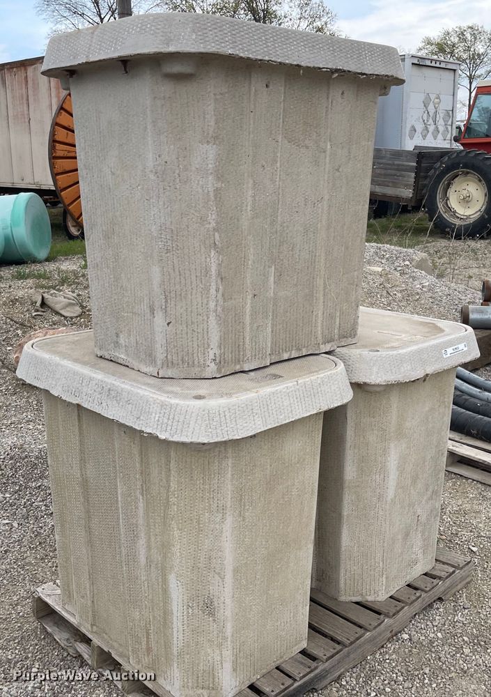 image for item MJ9630 (3) tier 22 underground enclosures