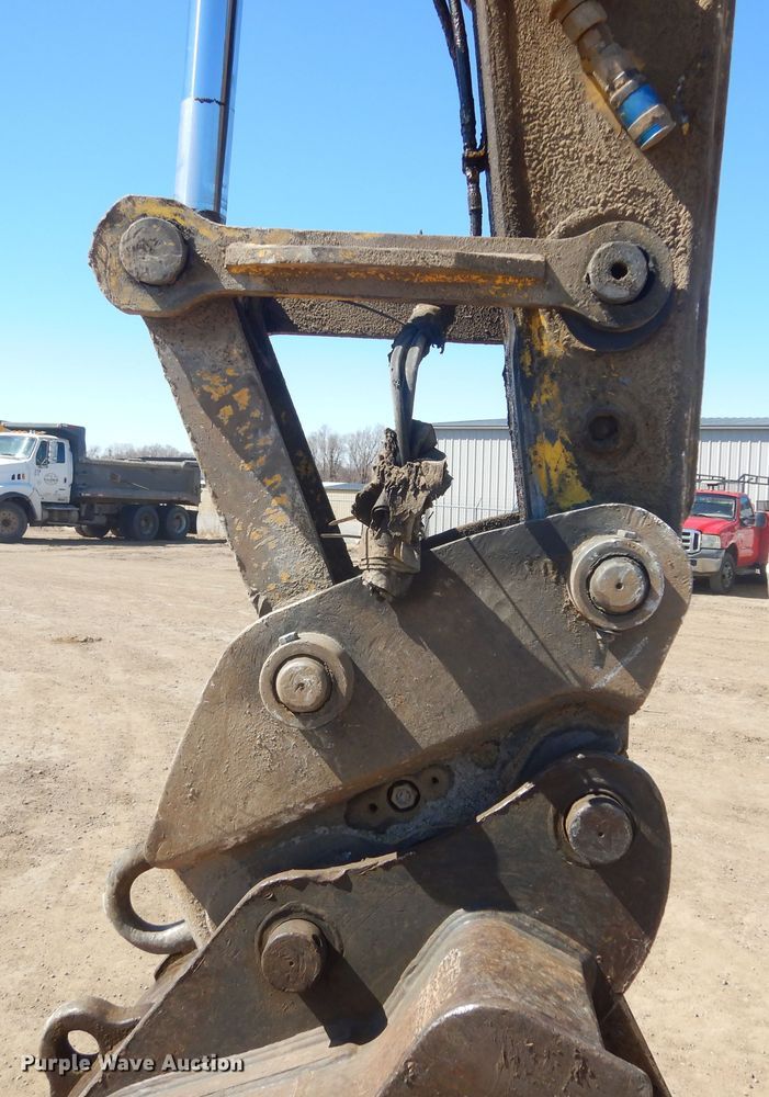 image for item MY9002 2006 Kobelco SK210LC  excavator