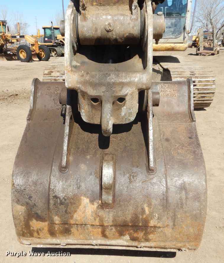 image for item MY9002 2006 Kobelco SK210LC  excavator