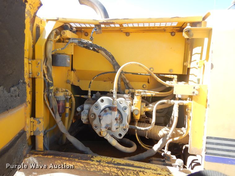 image for item MY9002 2006 Kobelco SK210LC  excavator