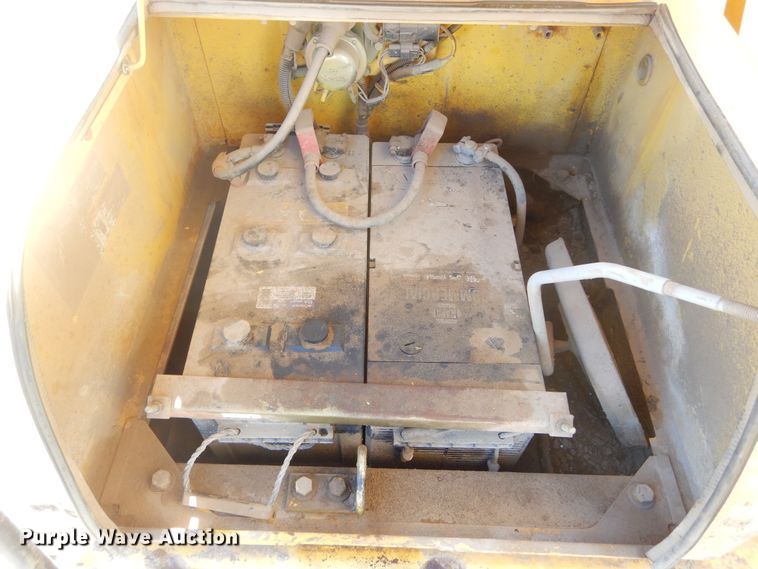 image for item MY9002 2006 Kobelco SK210LC  excavator