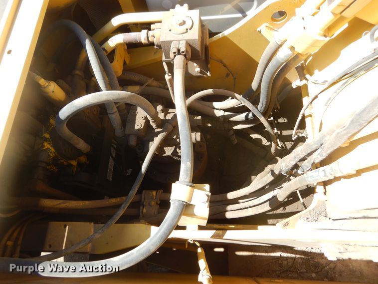 image for item MY9002 2006 Kobelco SK210LC  excavator