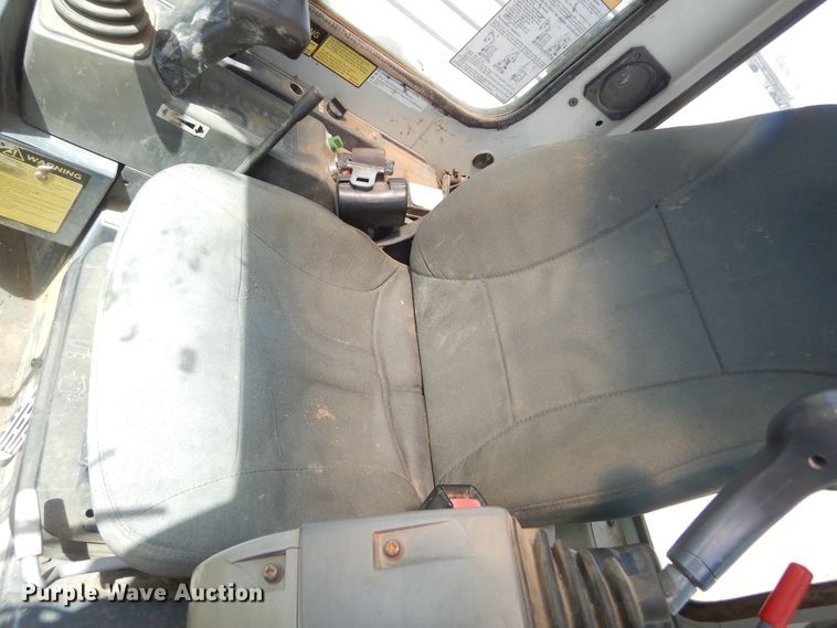 image for item MY9011 2007 Takeuchi TB138FR  mini excavator