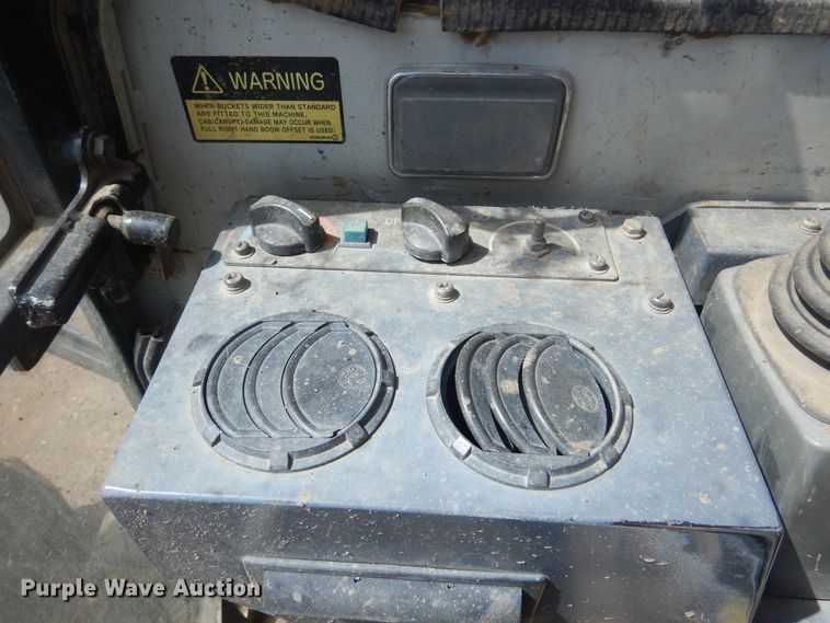 image for item MY9011 2007 Takeuchi TB138FR  mini excavator