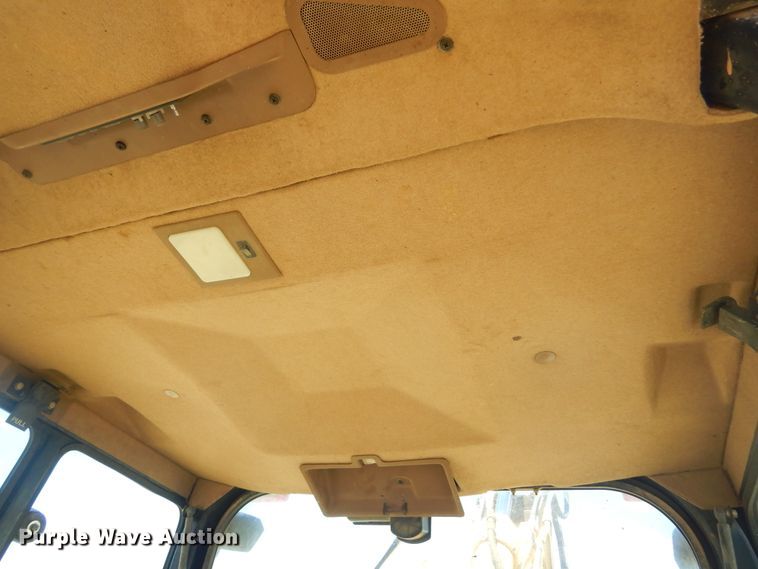 image for item MY9015 1998 John Deere 310SE  backhoe