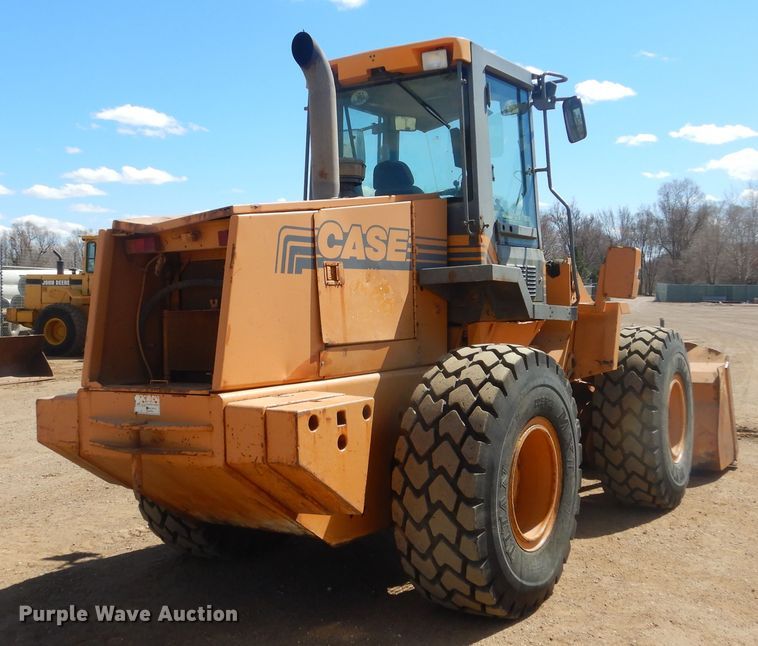 image for item MY9016 2000 Case 621C  wheel loader