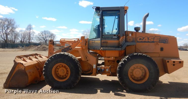 image for item MY9016 2000 Case 621C  wheel loader