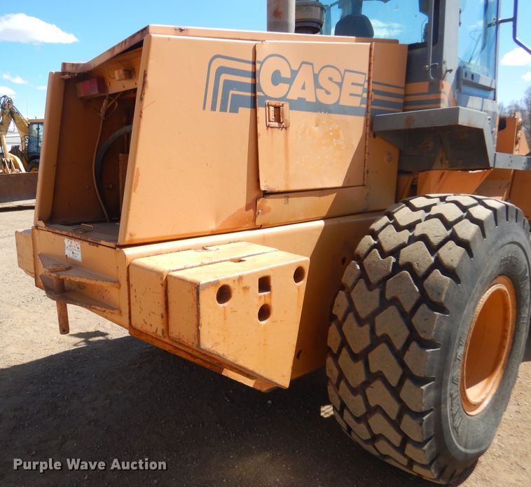 image for item MY9016 2000 Case 621C  wheel loader