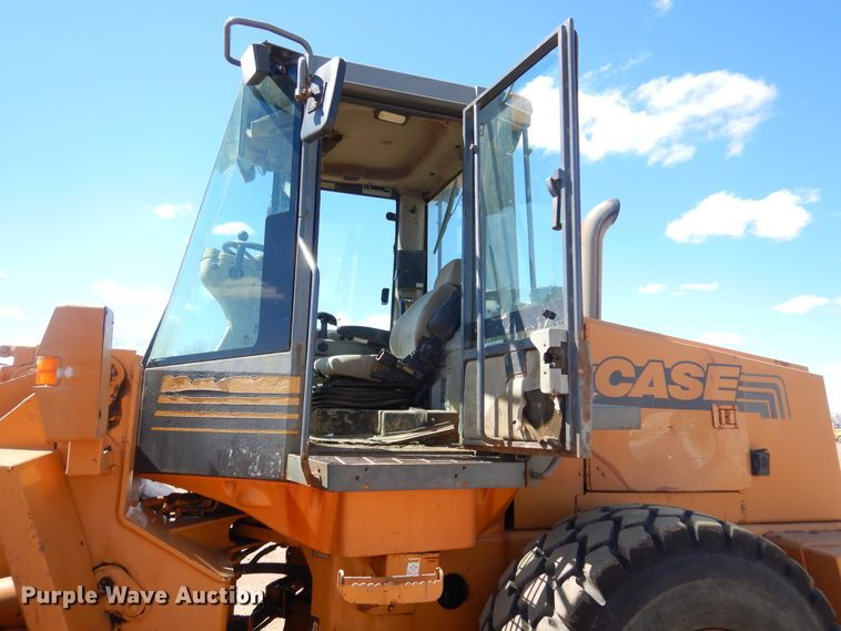 image for item MY9016 2000 Case 621C  wheel loader