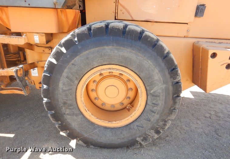 image for item MY9016 2000 Case 621C  wheel loader
