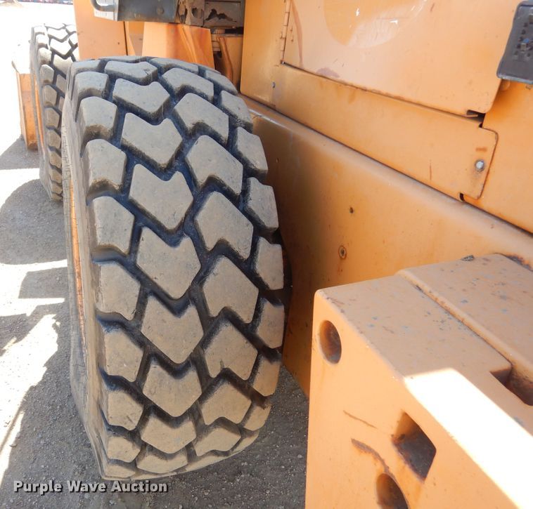 image for item MY9016 2000 Case 621C  wheel loader