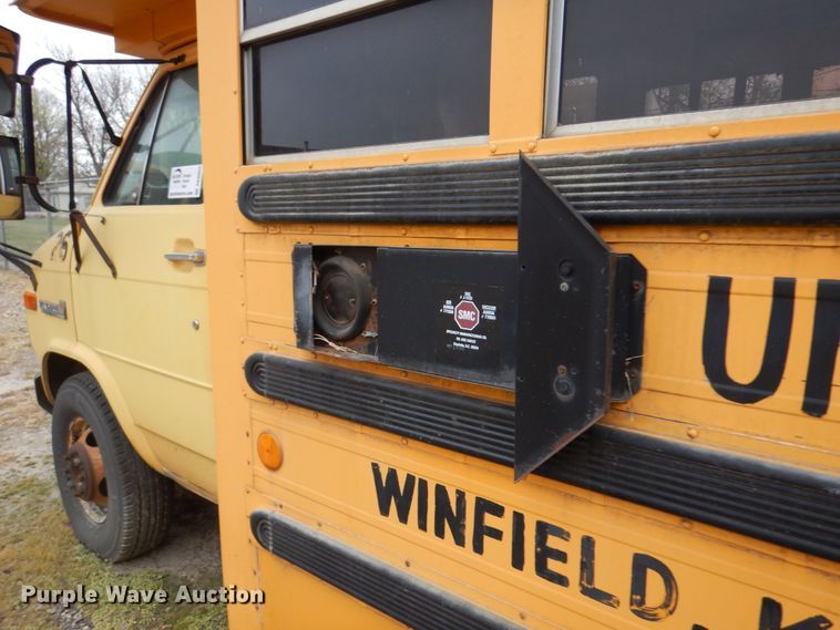 image for item DH3619 1991 GMC Vandura G3500  school bus