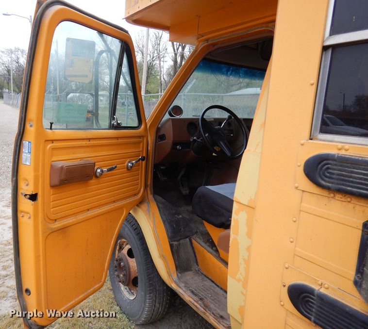 image for item DH3619 1991 GMC Vandura G3500  school bus