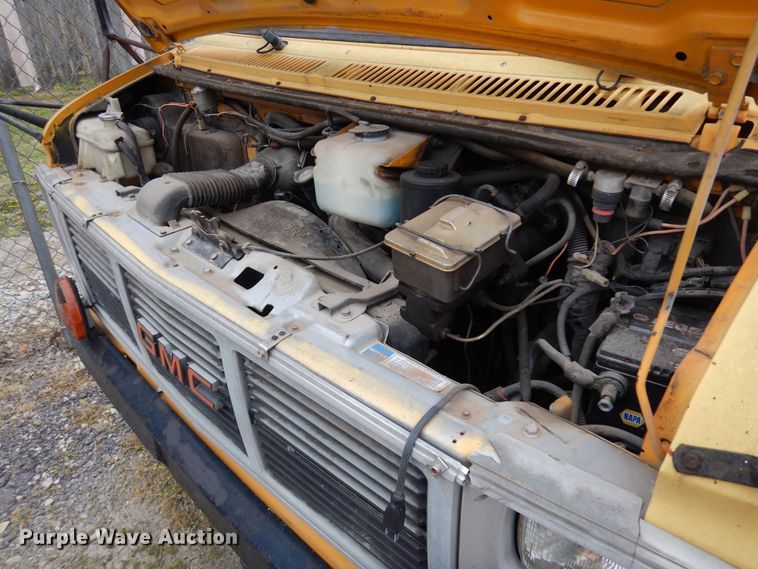 image for item DH3619 1991 GMC Vandura G3500  school bus