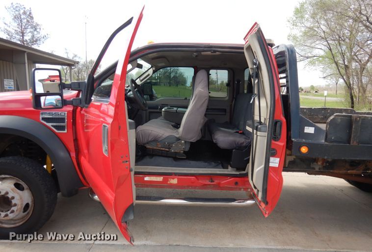 image for item DH8990 2010 Ford F550 Super Duty XLT  flatbed truck