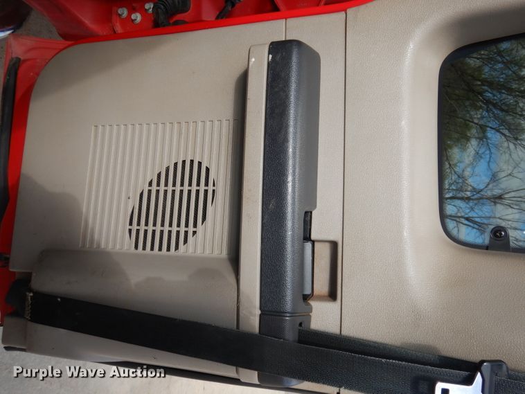 image for item DH8990 2010 Ford F550 Super Duty XLT  flatbed truck