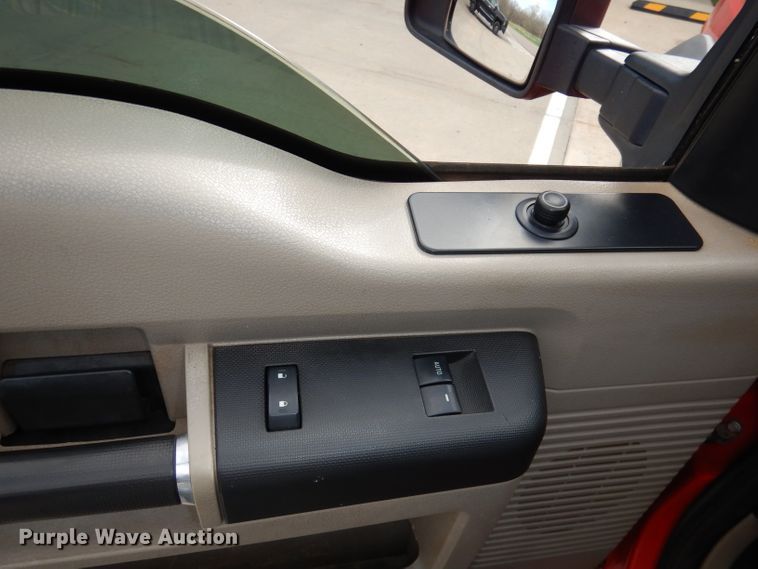 image for item DH8990 2010 Ford F550 Super Duty XLT  flatbed truck