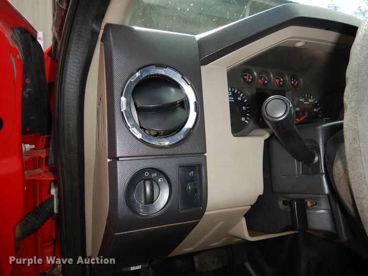 image for item DH8990 2010 Ford F550 Super Duty XLT  flatbed truck