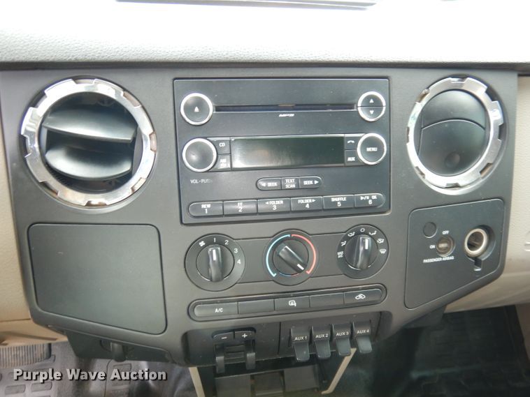 image for item DH8990 2010 Ford F550 Super Duty XLT  flatbed truck