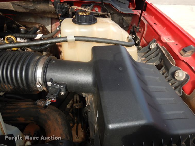 image for item DH8990 2010 Ford F550 Super Duty XLT  flatbed truck