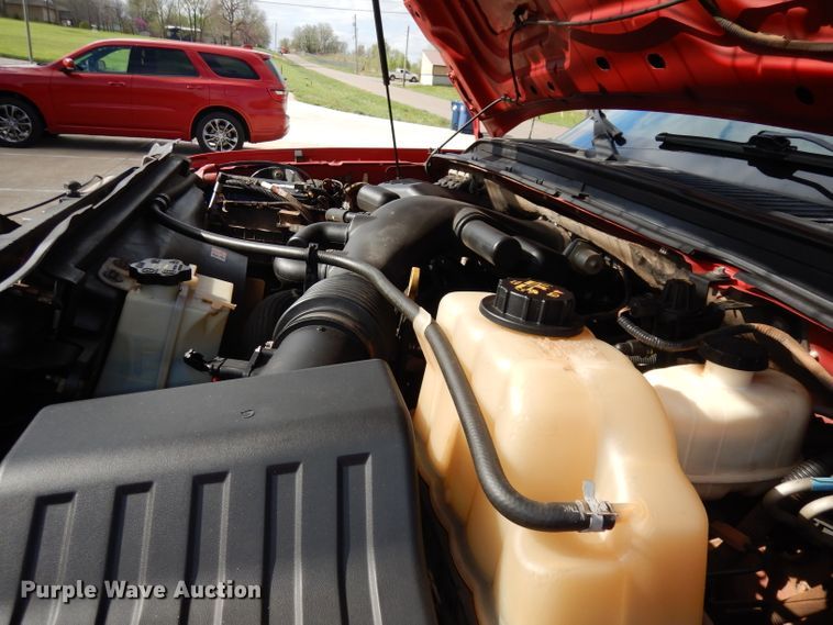 image for item DH8990 2010 Ford F550 Super Duty XLT  flatbed truck