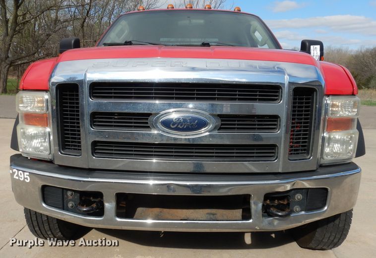 image for item DH8990 2010 Ford F550 Super Duty XLT  flatbed truck