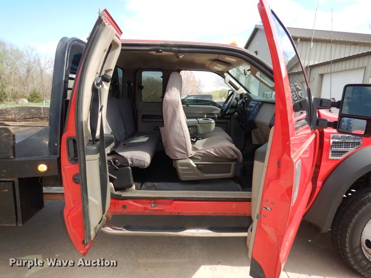 image for item DH8990 2010 Ford F550 Super Duty XLT  flatbed truck