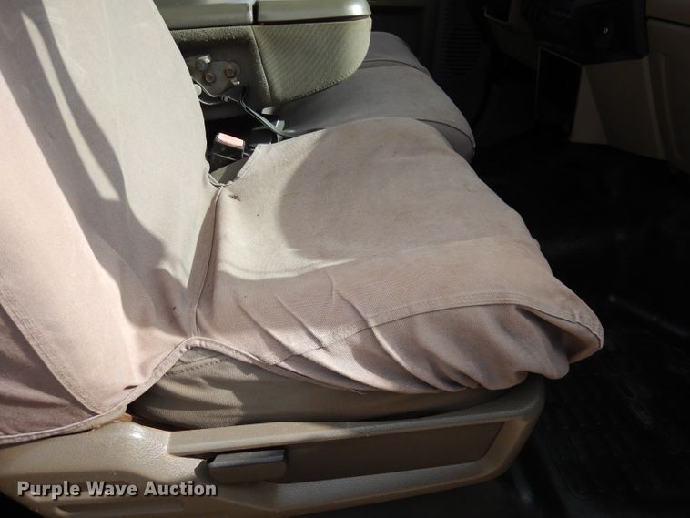 image for item DH8990 2010 Ford F550 Super Duty XLT  flatbed truck