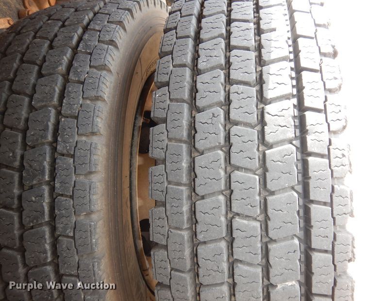 image for item DH8990 2010 Ford F550 Super Duty XLT  flatbed truck