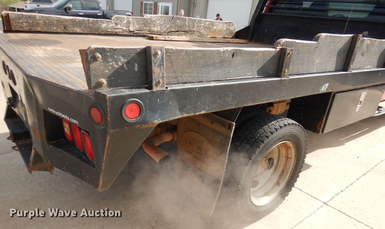 image for item DH8990 2010 Ford F550 Super Duty XLT  flatbed truck