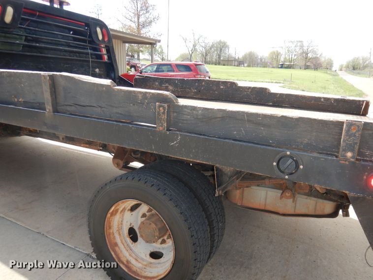 image for item DH8990 2010 Ford F550 Super Duty XLT  flatbed truck