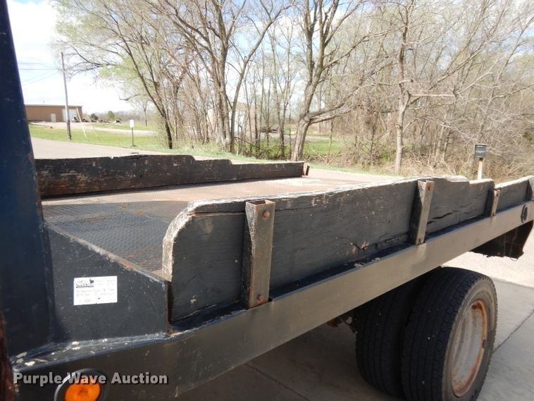 image for item DH8990 2010 Ford F550 Super Duty XLT  flatbed truck