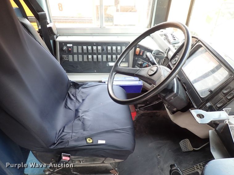 image for item DI1881 2005 Freightliner FS65  bus