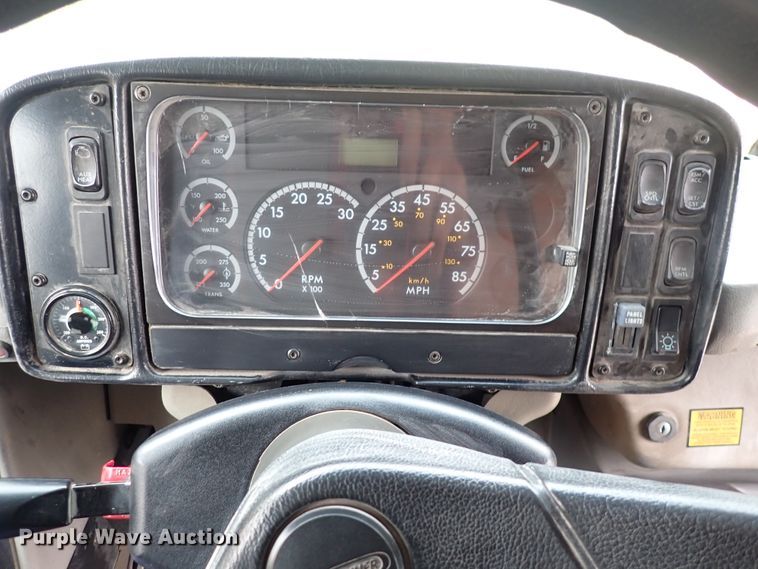 image for item DI1881 2005 Freightliner FS65  bus