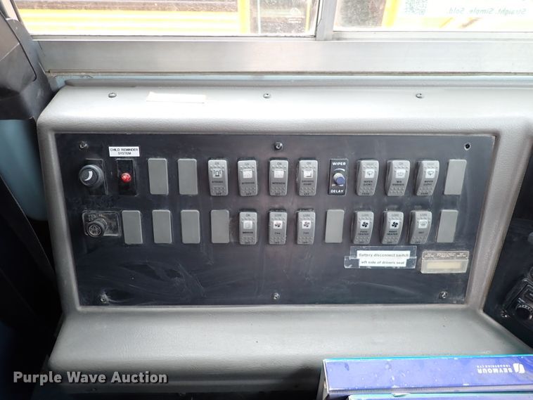 image for item DI1881 2005 Freightliner FS65  bus