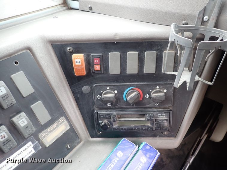 image for item DI1881 2005 Freightliner FS65  bus