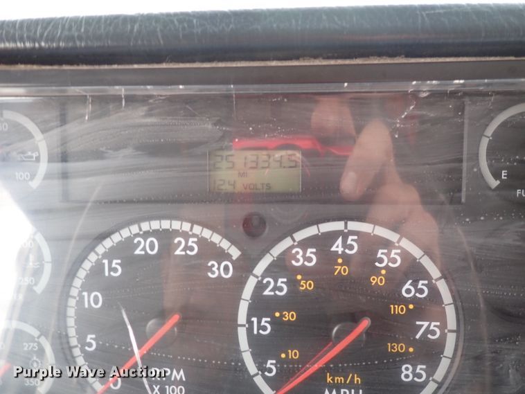 image for item DI1881 2005 Freightliner FS65  bus