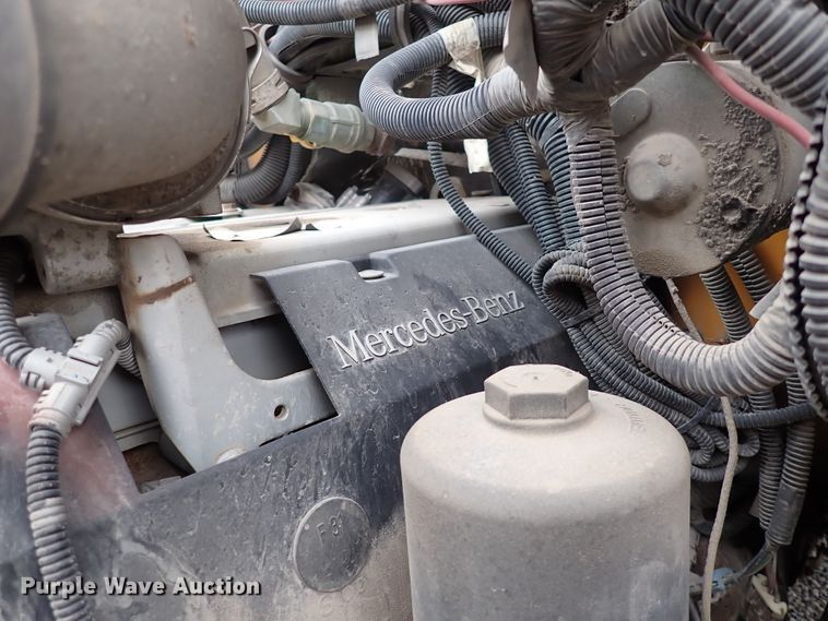 image for item DI1881 2005 Freightliner FS65  bus