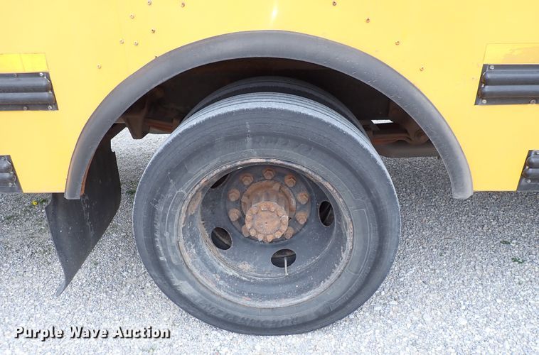 image for item DI1881 2005 Freightliner FS65  bus