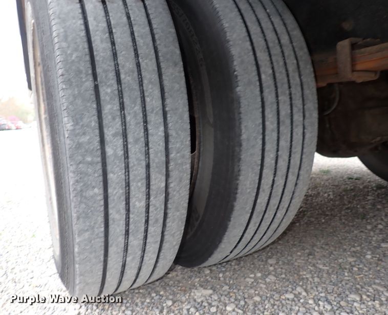 image for item DI1881 2005 Freightliner FS65  bus